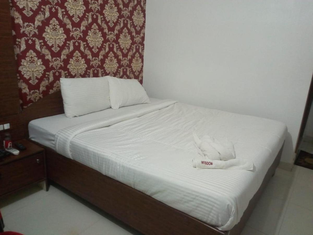 Hotel Wisdom Celebration Motihari Buitenkant foto