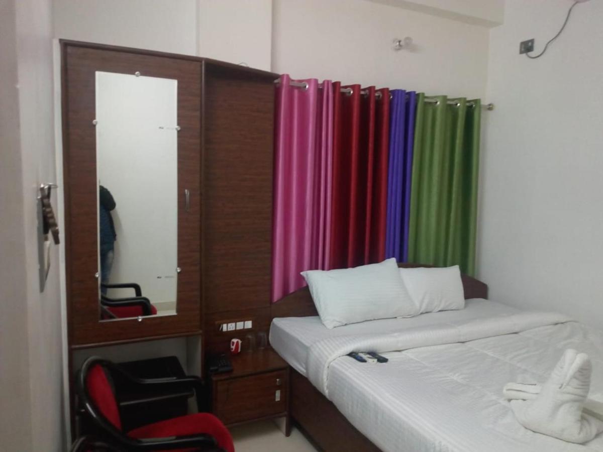 Hotel Wisdom Celebration Motihari Buitenkant foto